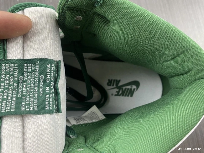 1st Kicks Air 1 High Green Gorge Jordan OG DZ5485-303 0810
